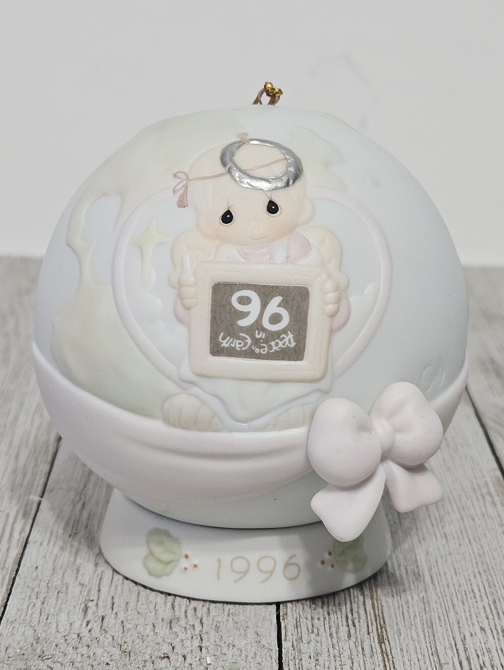 1996 Precious Moments Peace on Earth Vintage Ceramic 3" Round Decorative Ornamen